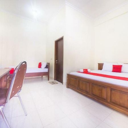 RedDoorz near Nusa Cendana University Kupang  Exterior foto