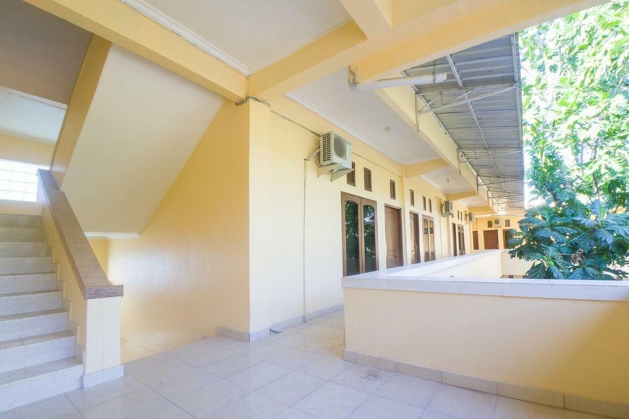 RedDoorz near Nusa Cendana University Kupang  Exterior foto