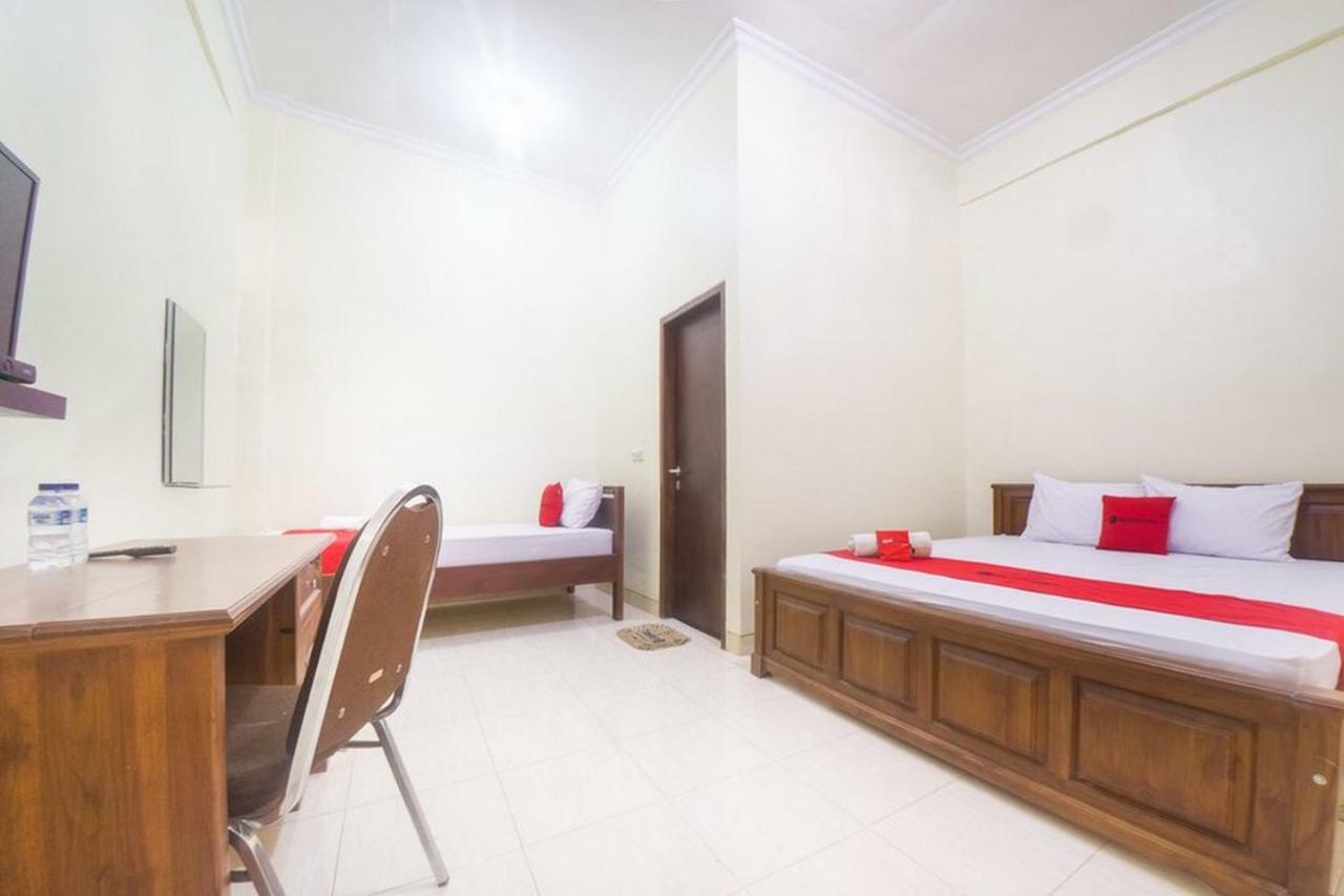 RedDoorz near Nusa Cendana University Kupang  Exterior foto